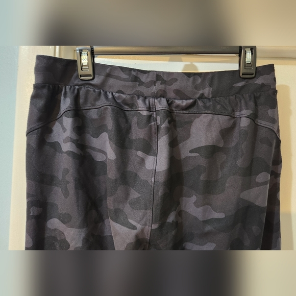 Women's Libin Camo Lightweight Jogger, Size L - Picture 11 of 13